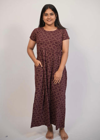 MAROON SQUARES | NON-FEEDING MAXI – SHORT SLEEVES | ANKLE LENGTH MAXI