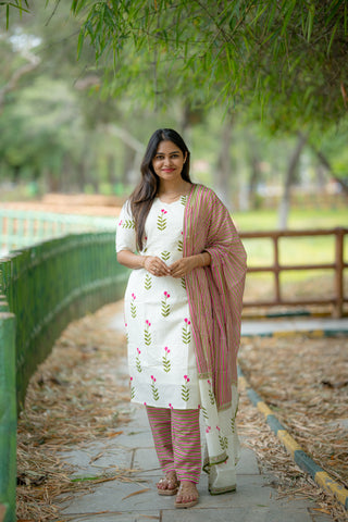 VANILLA BLOOM | MATERNITY KURTI SET
