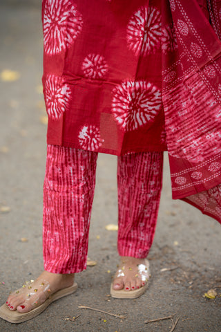 CRIMSON RADIANCE | MATERNITY KURTI SET