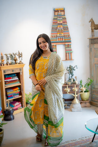 MEHANDI | MATERNITY KURTI SET