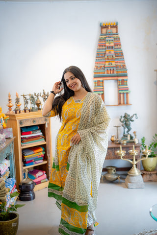 MEHANDI | MATERNITY KURTI SET