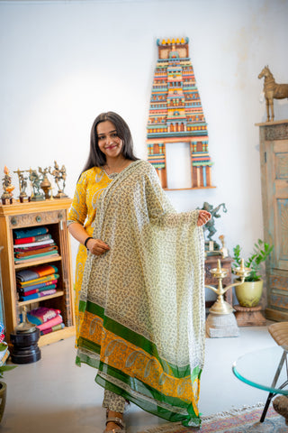 MEHANDI | MATERNITY KURTI SET