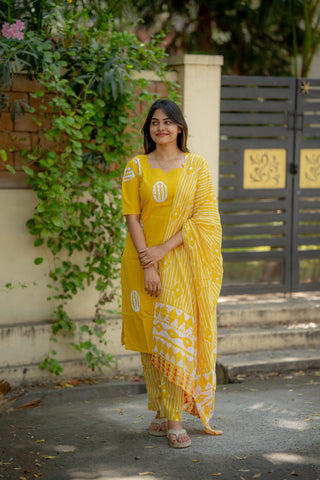 HALDI | MATERNITY KURTI SET