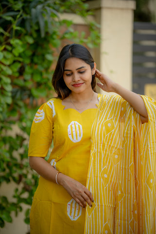 HALDI | MATERNITY KURTI SET