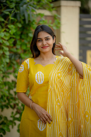 HALDI | MATERNITY KURTI SET