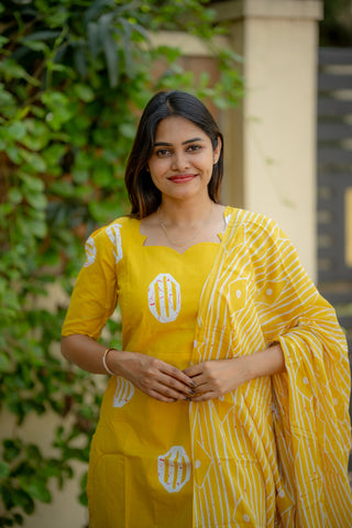 HALDI | MATERNITY KURTI SET