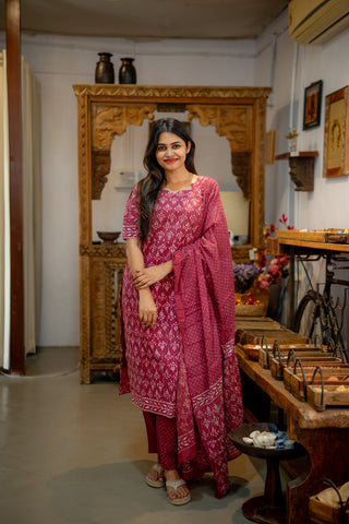 GARNET GLOW | MATERNITY KURTI SET