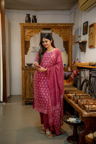 GARNET GLOW | MATERNITY KURTI SET