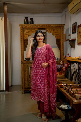 GARNET GLOW | MATERNITY KURTI SET