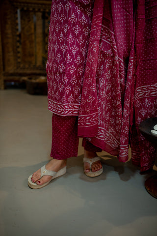 GARNET GLOW | MATERNITY KURTI SET