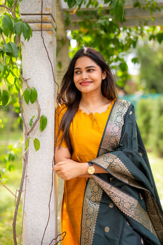 HALDI REGALIA | MATERNITY KURTI SET