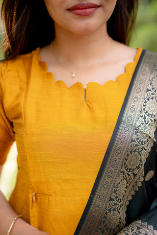 HALDI REGALIA | MATERNITY KURTI SET