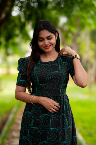 GREEN SPIRAL | ZIPLESS MATERNITY MAXI-PUFF SLEEVES | FULL LENGTH MAXI
