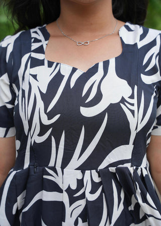 BLACK WHITE LEAFY | MATERNITY MAXI ANKLE LENGTH