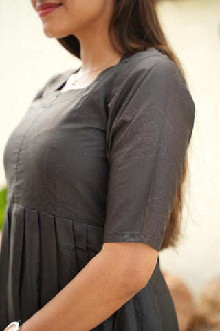 MIDNIGHT MAJESTY | MATERNITY MAXI FULL LENGTH